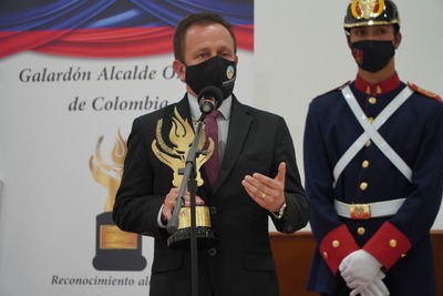 Alcalde de Sopó recibe Galardón Orgullo de Colombia 2021